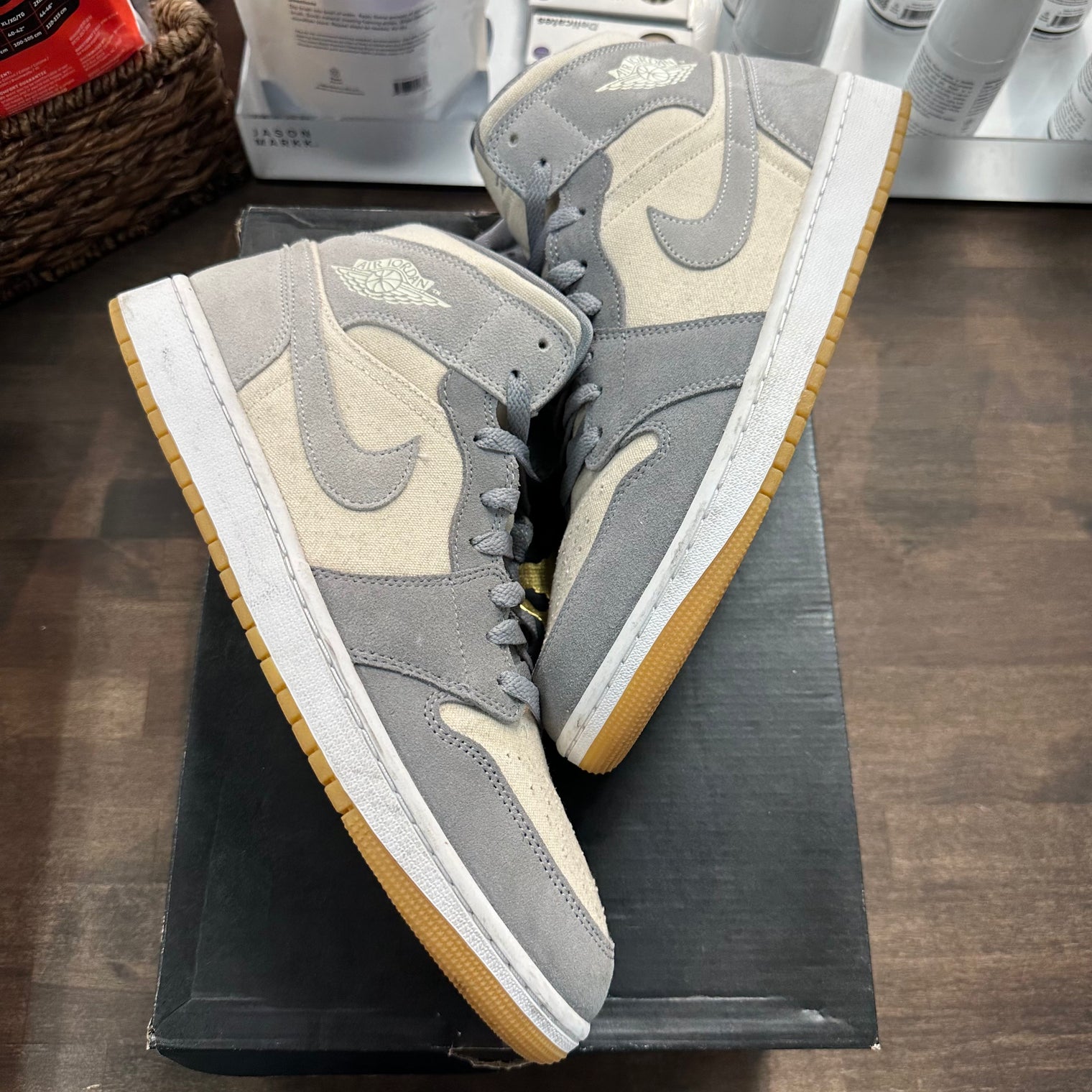 Coconut Milk Jordan 1 Mid (USED)