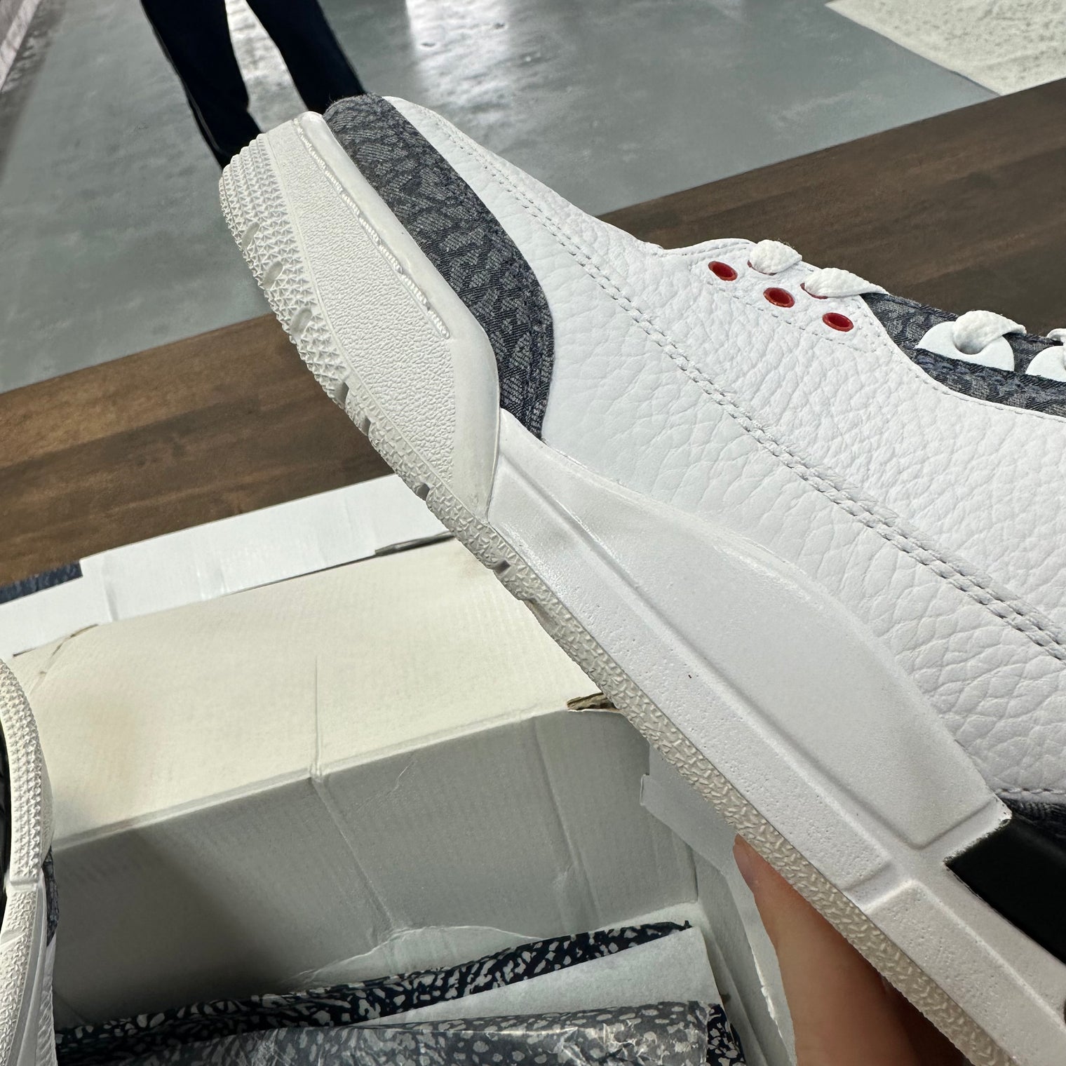 Denim Jordan 3 Retro (2020) (NEW, AGE FLAW)