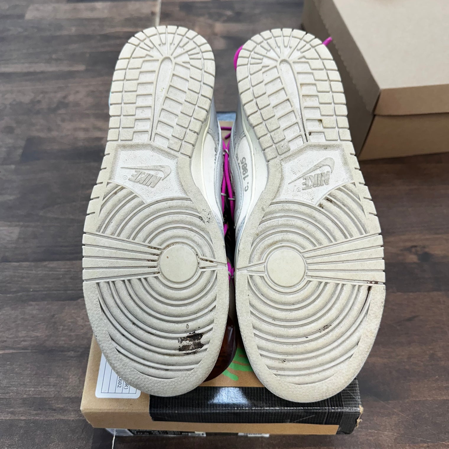 Lot 30 of 50 Off-White Dunk Low (USED)