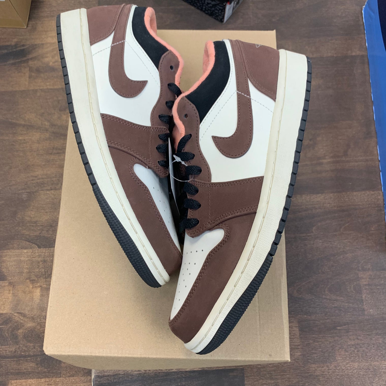 Jordan 1 Low Mocha (USED NO BOX)