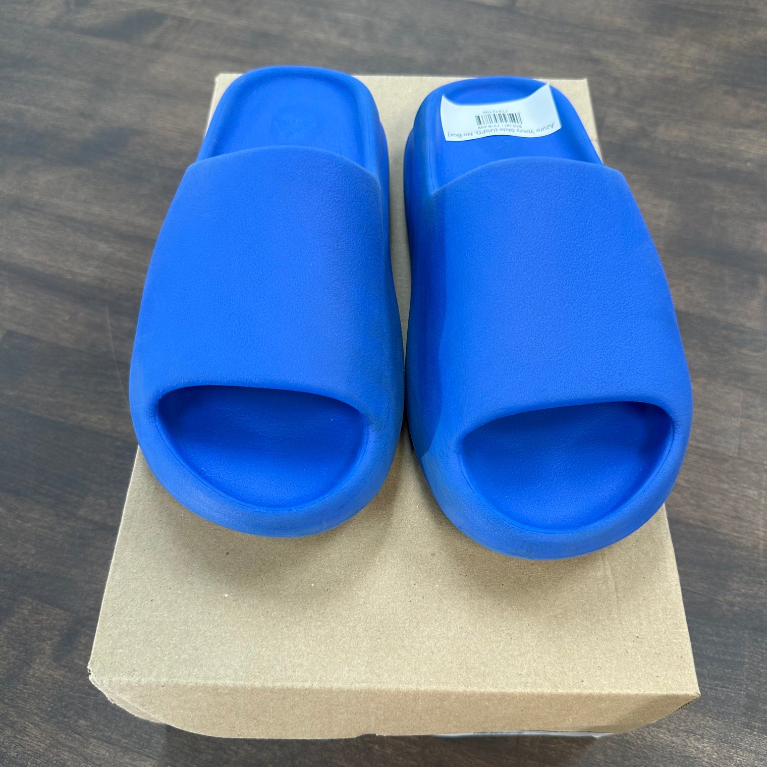 Azure Yeezy Slide (USED, No Box)