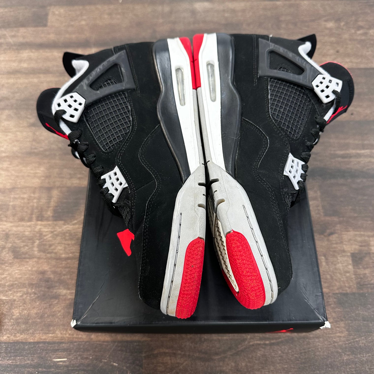 Bred Jordan 4 (2019) (USED)