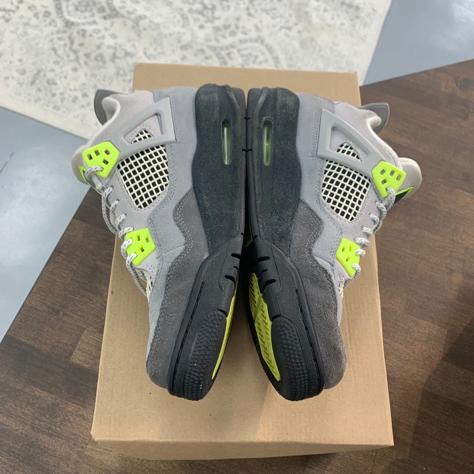 Neon Jordan 4 SE (USED,No Box)