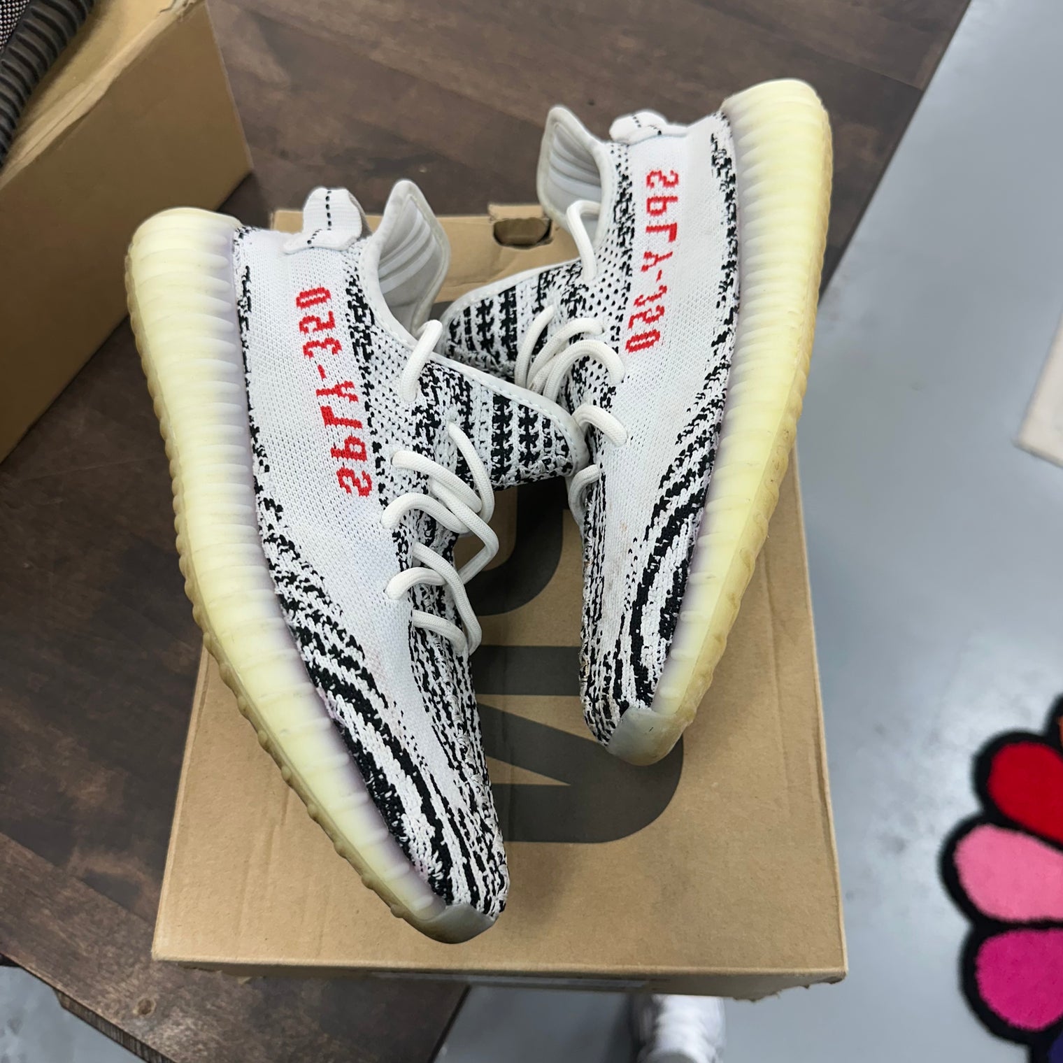 Zebra Yeezy 350 2017 (USED)