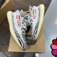 Zebra Yeezy 350 2017 (USED)