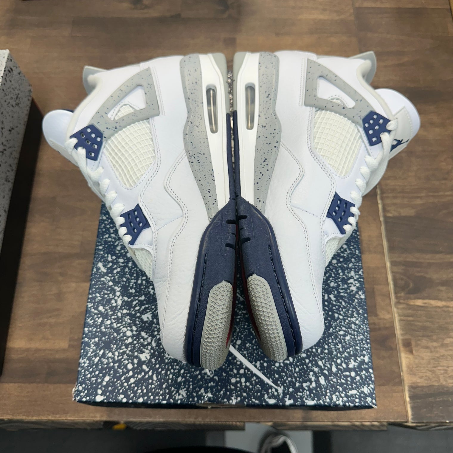 Midnight Navy Jordan 4 (USED)