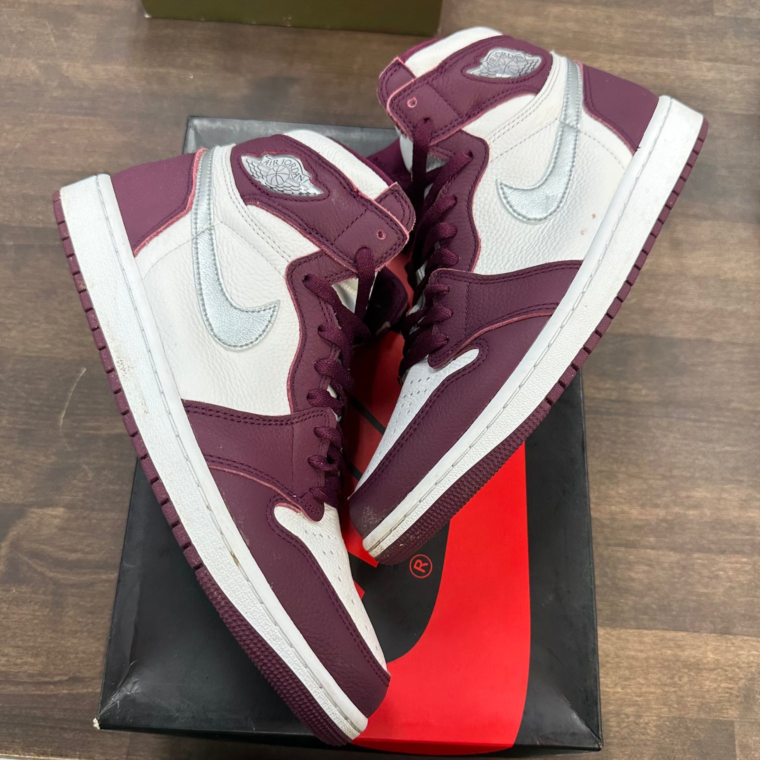 Bordeaux Jordan 1 High (USED)