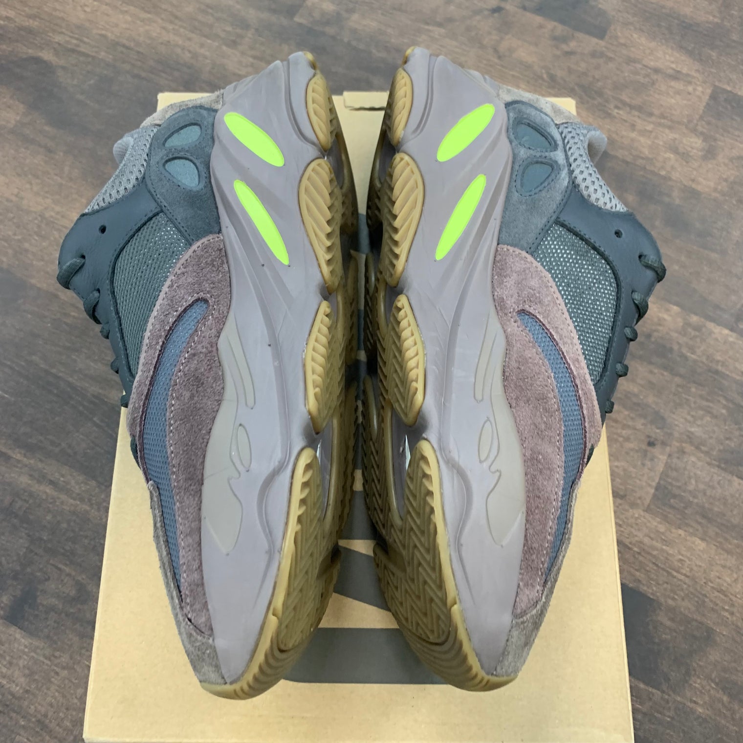 Mauve Yeezy Boost 700 (USED)