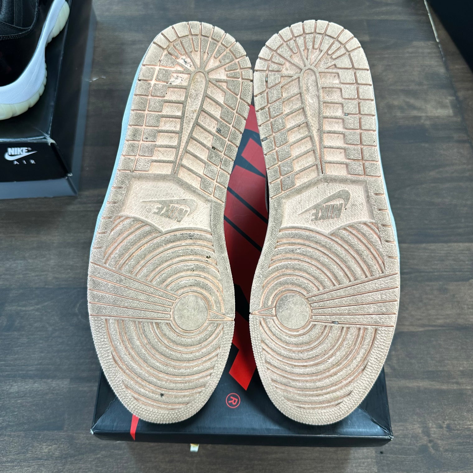 Jordan 1 Crimson Tint (USED)