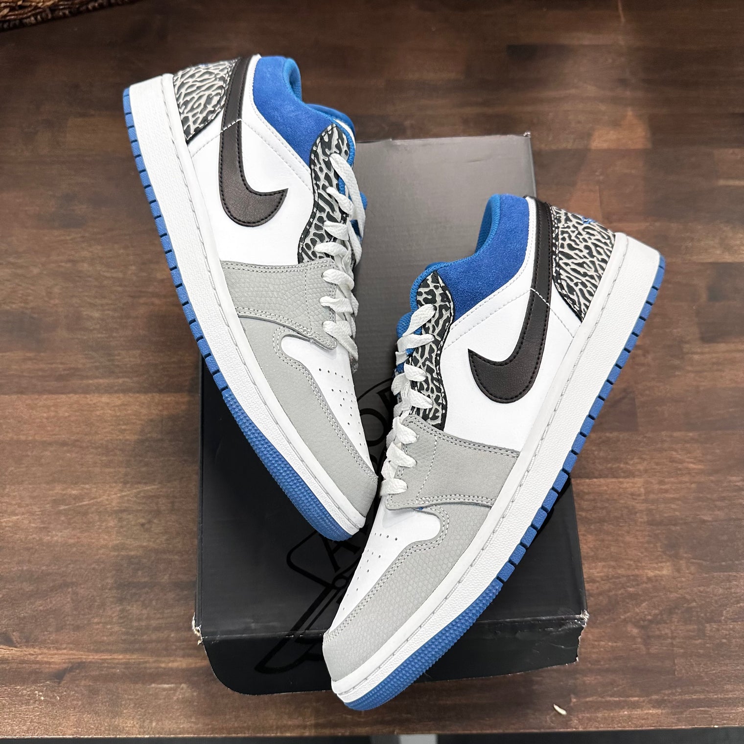 True Blue Jordan 1 Low SE (USED)