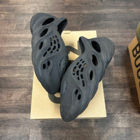 Onyx Yeezy Foam RNNR (USED)