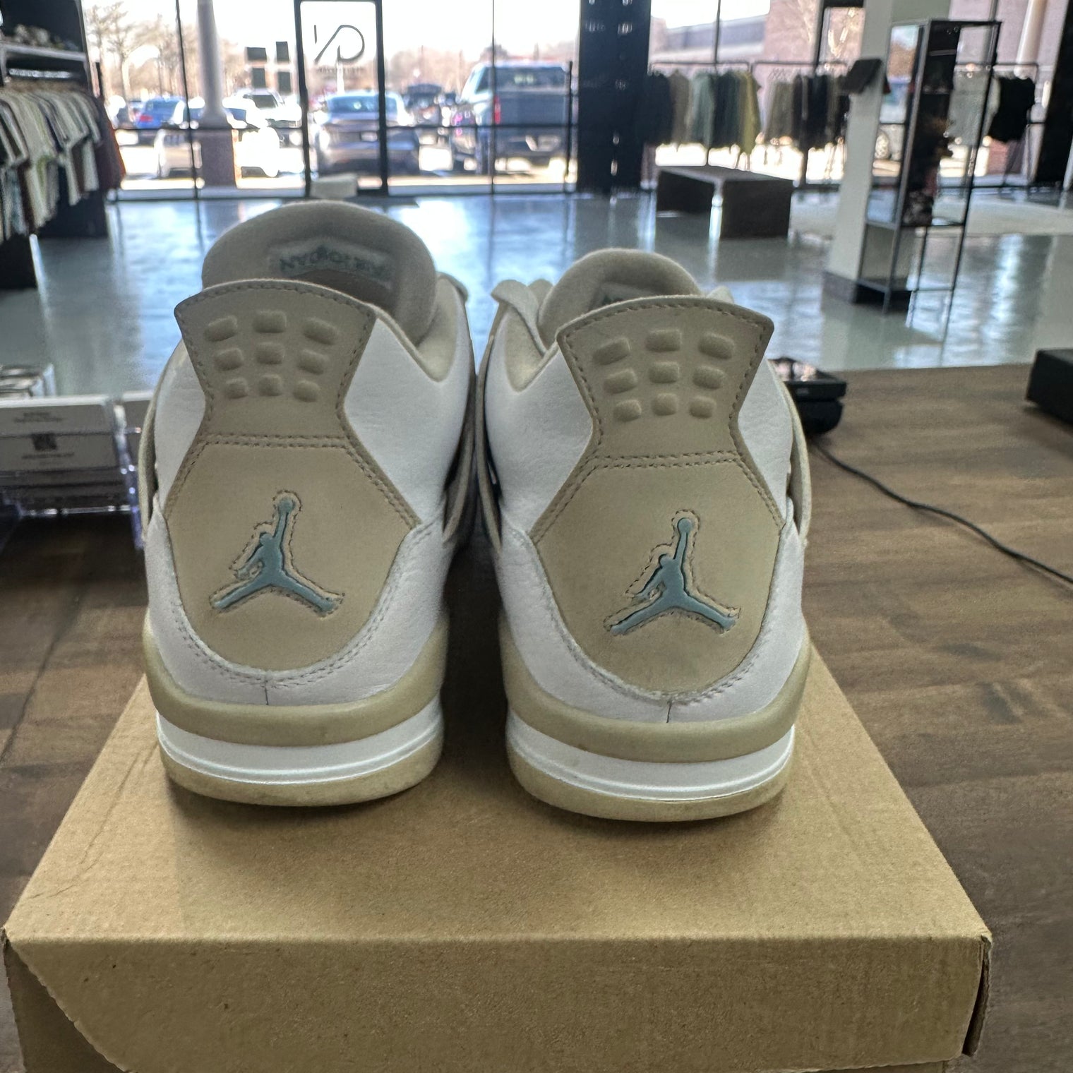 Linen Sand Jordan 4 (USED,No Box)