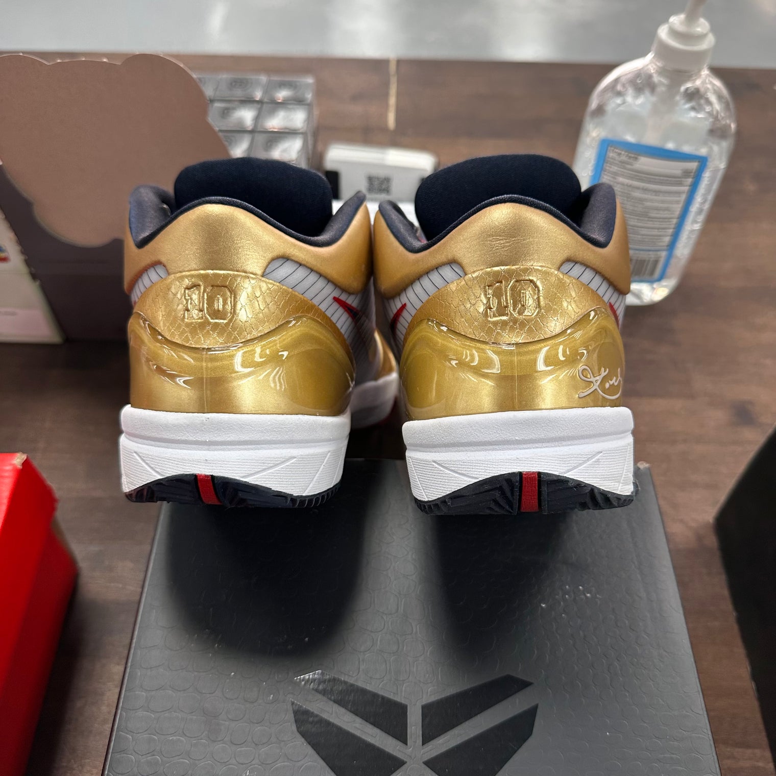 Gold Metal Kobe 4 Protro (USED)