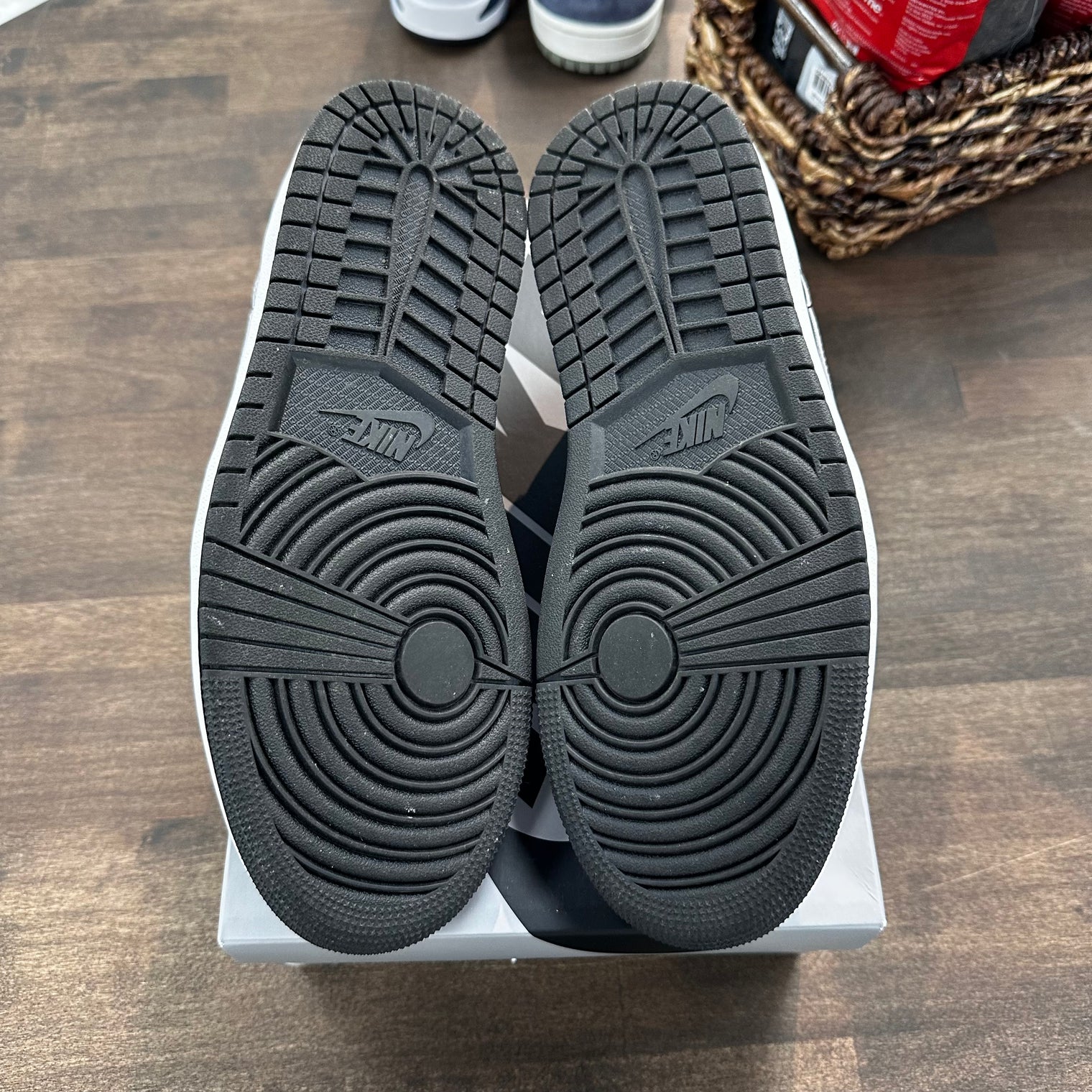 Shadow Jordan 1 Low OG (Lightly Worn)