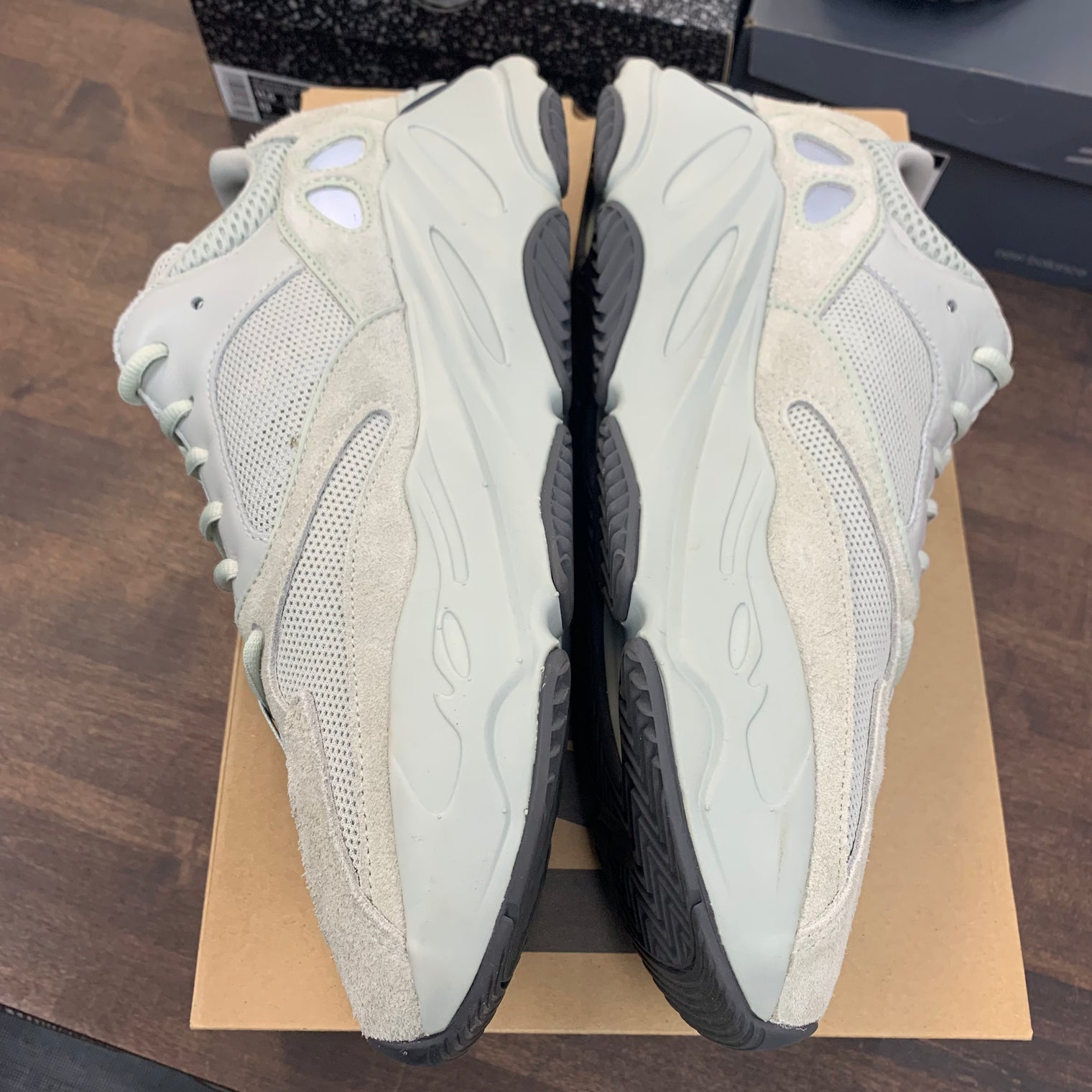 Salt Yeezy 700 (USED)