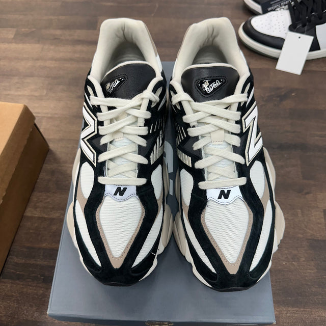 Sea Stone Bone New Balance 9060 (USED)