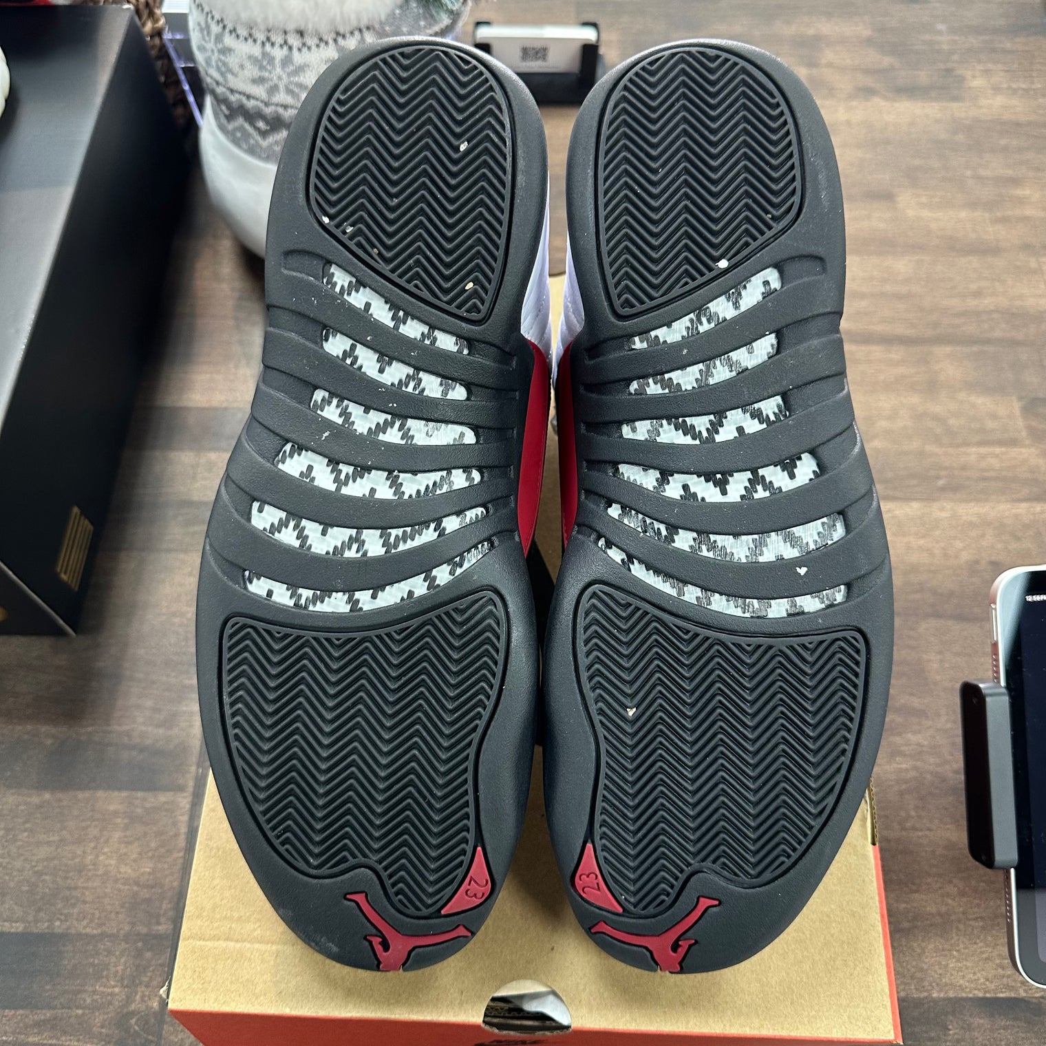 Taxi Flip Jordan 12 (USED)