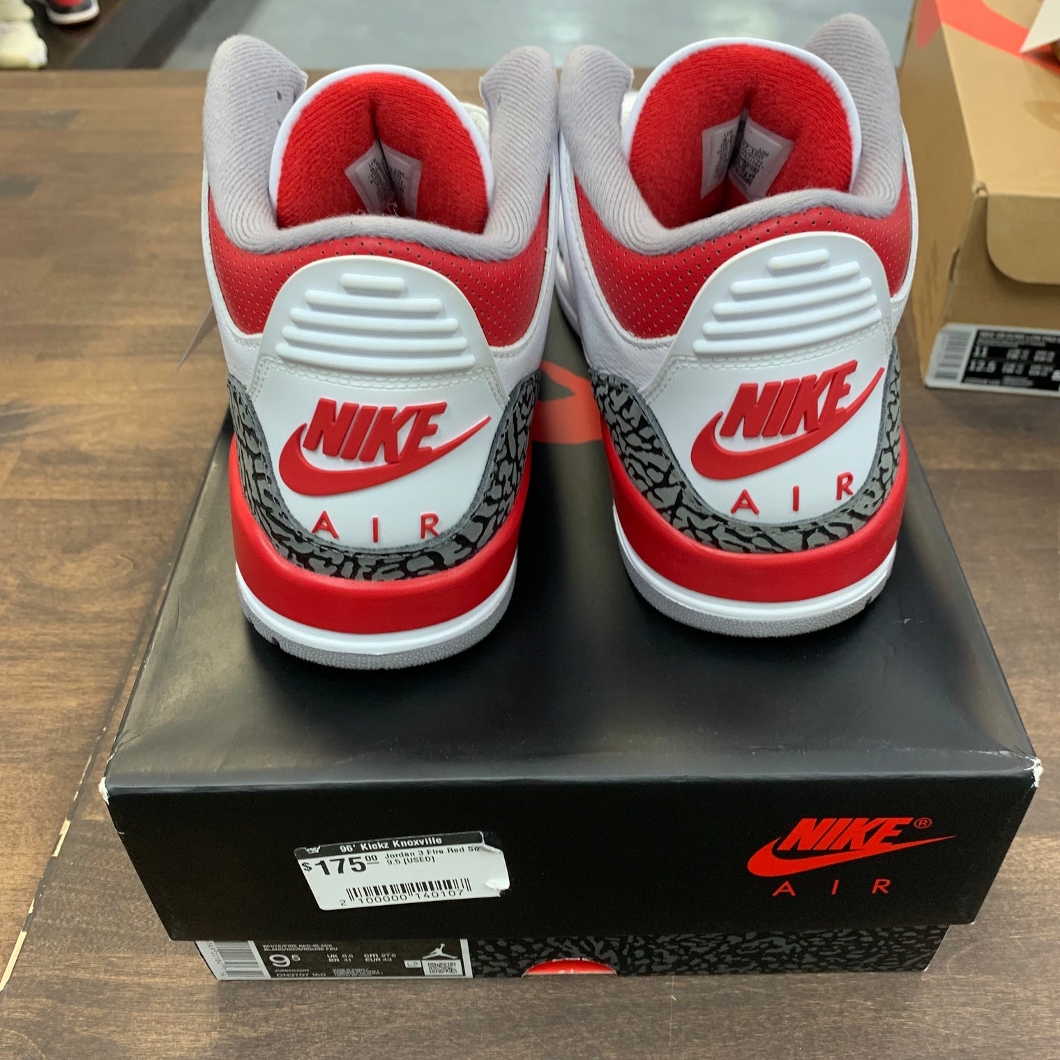 Nike Jordan 3 Fire Red (USED)