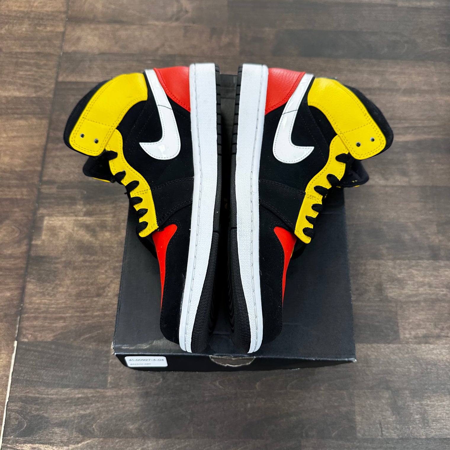 Black Amarillo Jordan 1 Mid (USED)