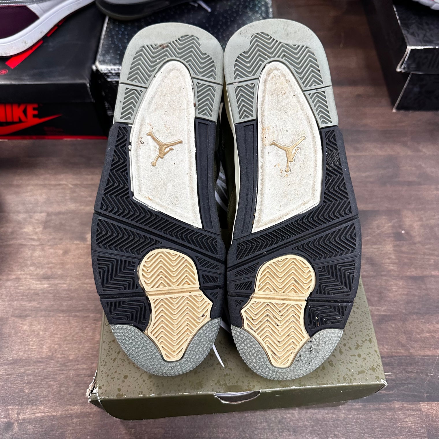 Olive Craft Jordan 4 (USED)