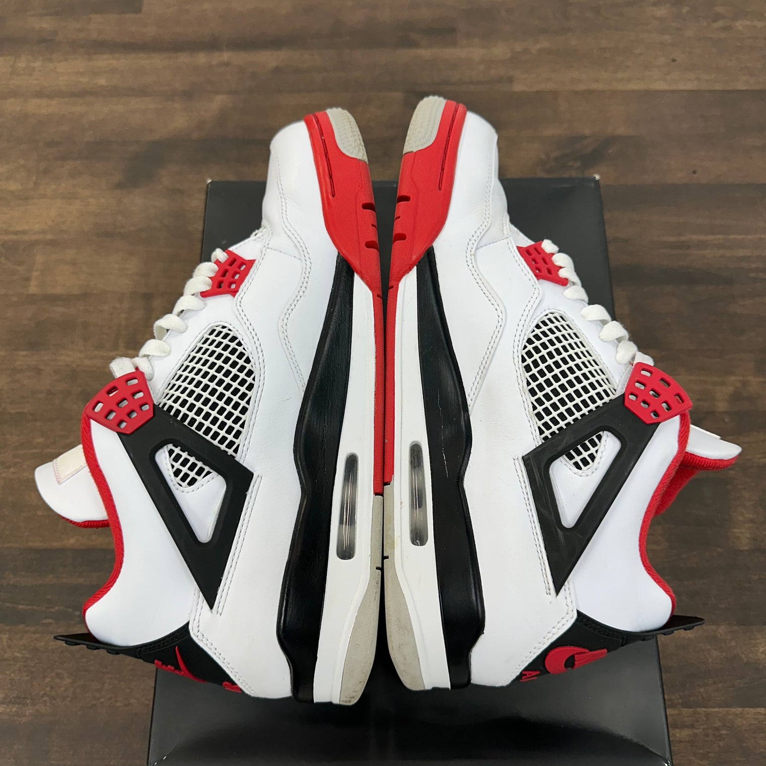 Fire Red Jordan 4 Retro (2019) (USED)