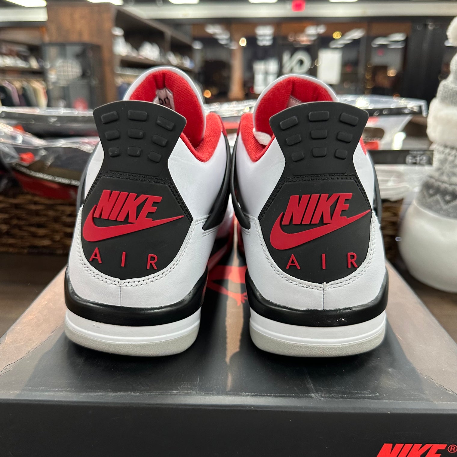 Fire Red Jordan 4 (USED)