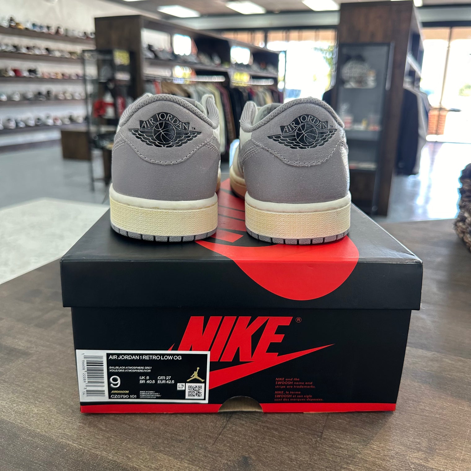 Atmosphere Grey Jordan 1 Low OG (USED)