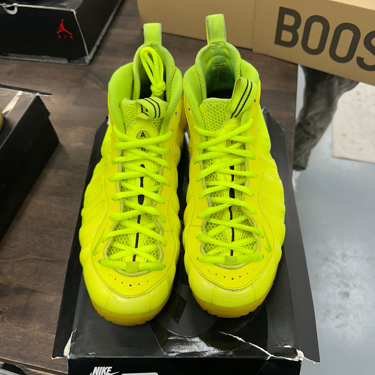 Volt Foamposite One (USED)