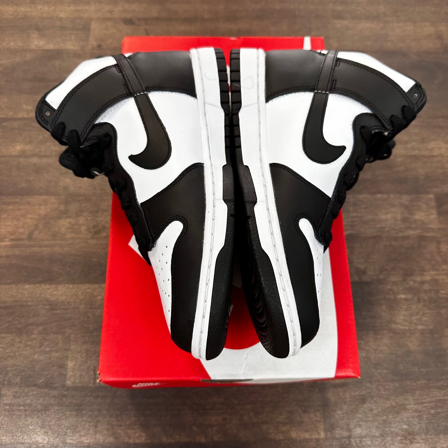 (W) Panda Nike Dunk High (USED)