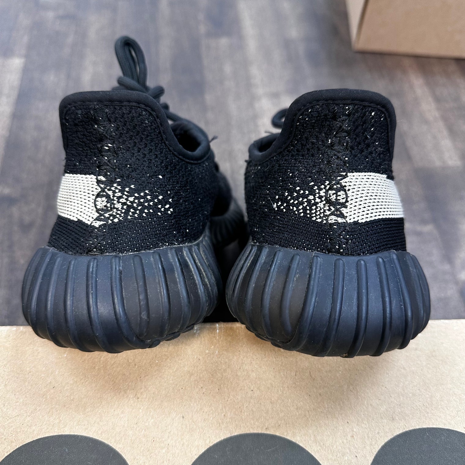 Oreo Yeezy 350 (USED)