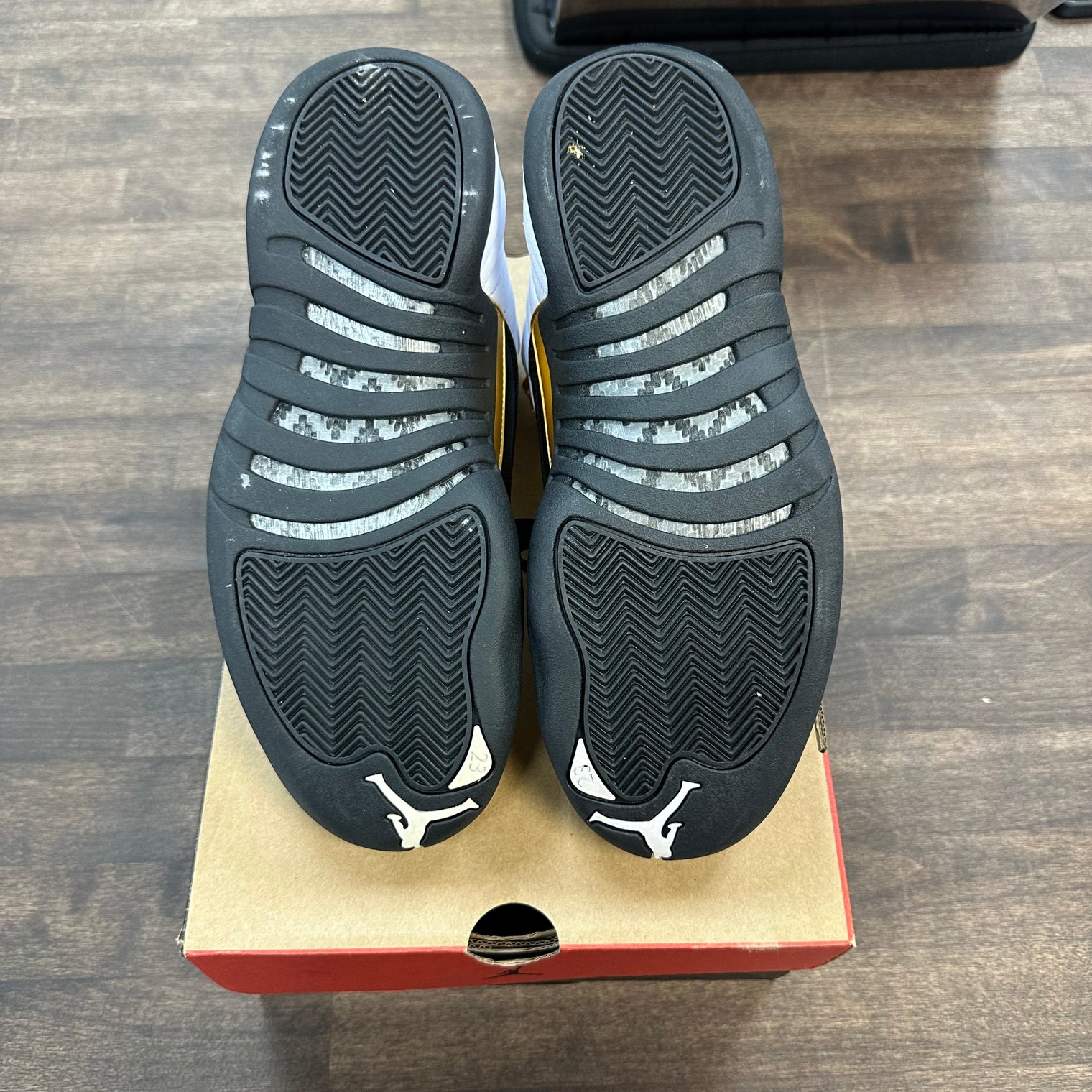 Royalty Jordan 12 (USED)