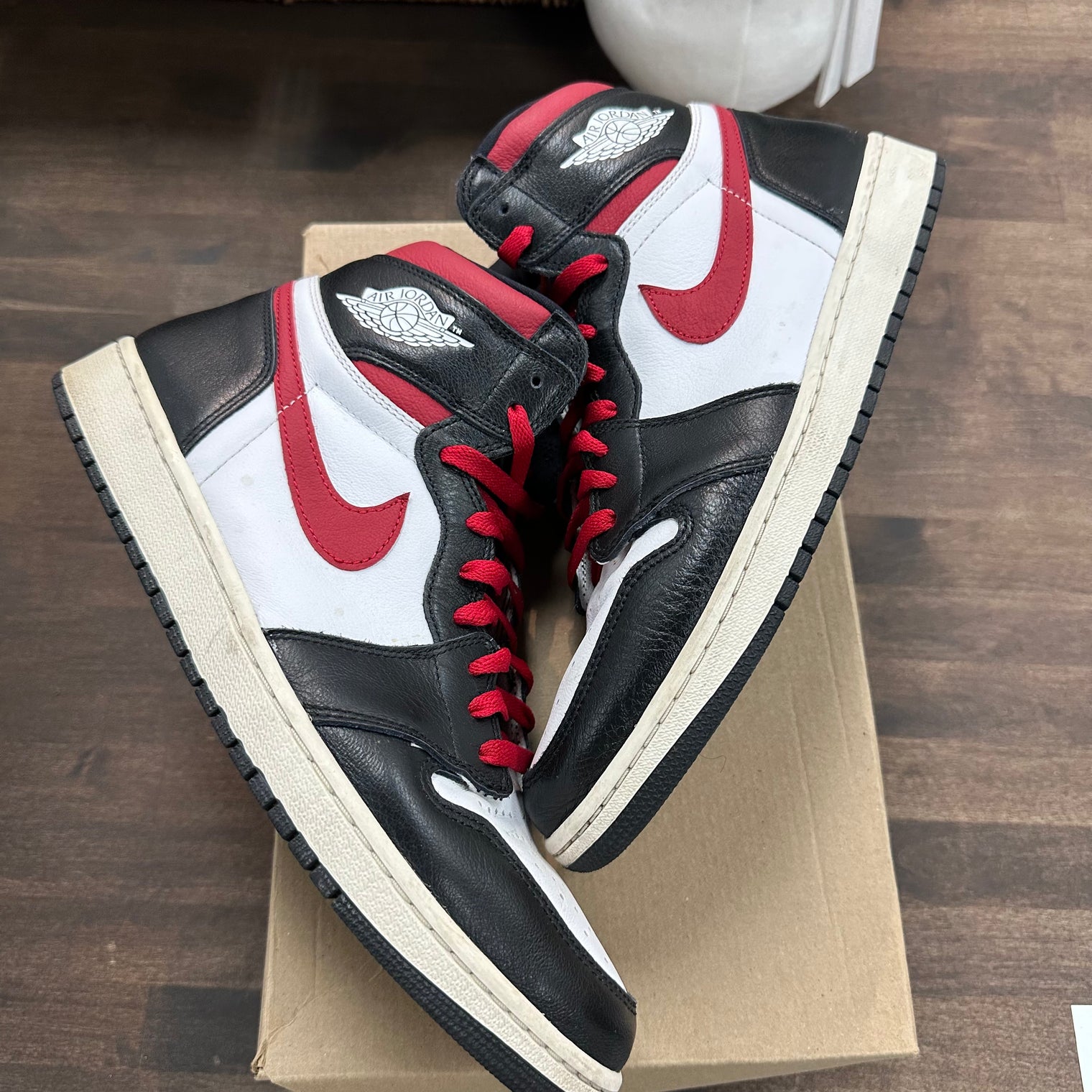Gym Red Jordan 1 High (USED,NO BOX)