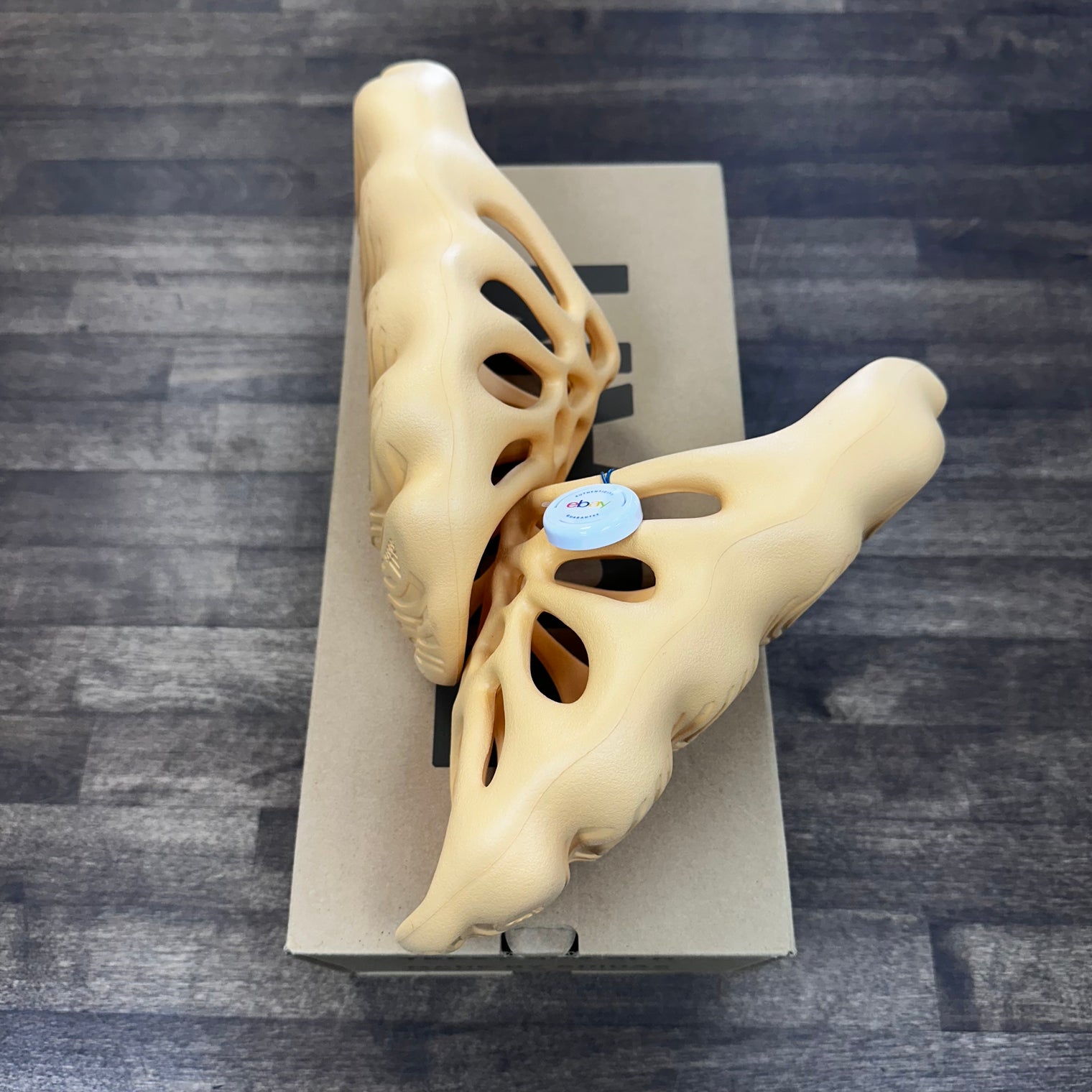 Cream Yeezy 450 Slide (Lightly Worn)