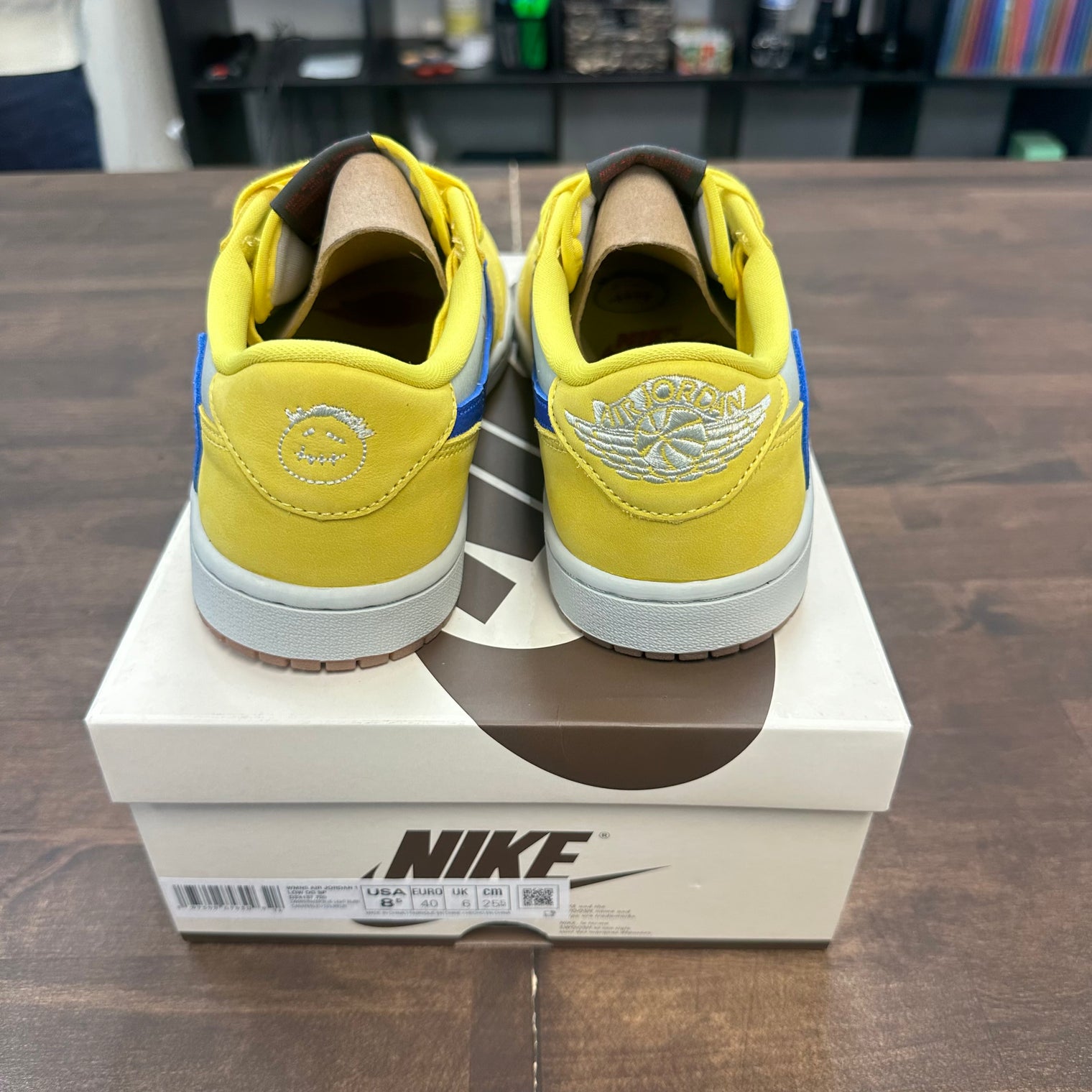 Travis Scott Canary Jordan 1 Low (W) (Lightly worn)