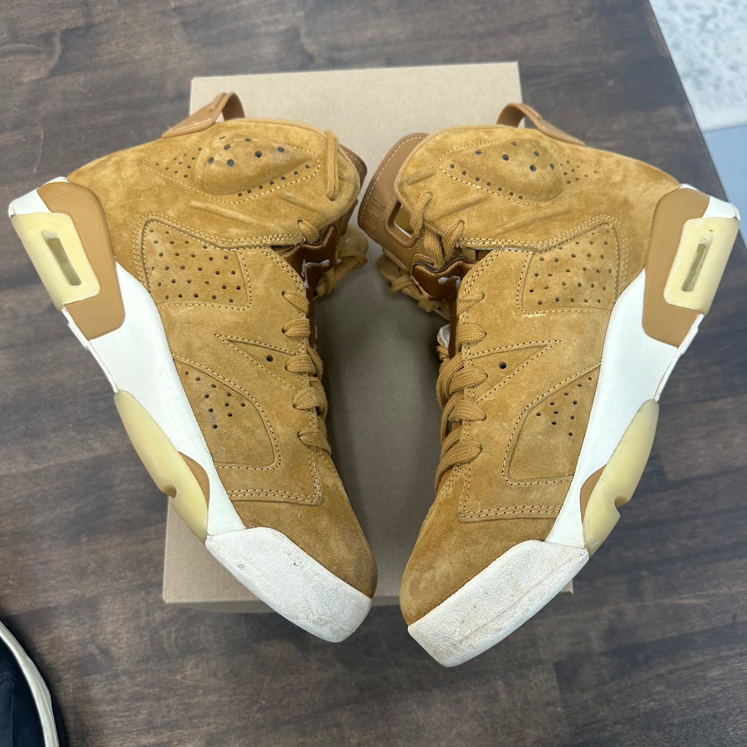 Wheat Jordan 6 (USED,No Box)