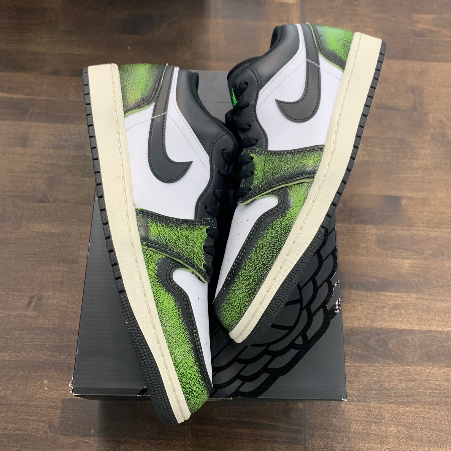 Wear Away Electric Green Jordan 1 Low (USED)