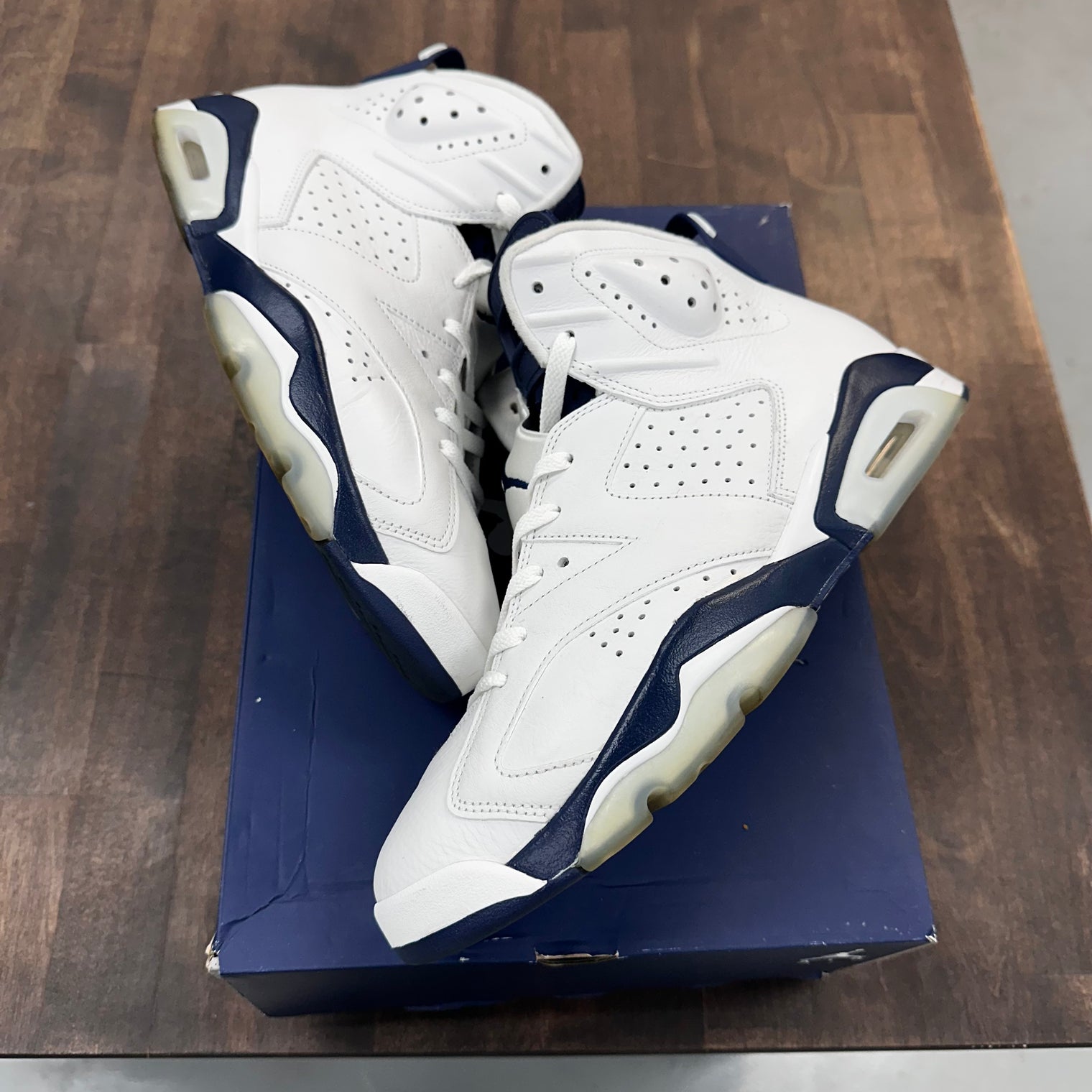 Midnight Navy Jordan 6 (USED)