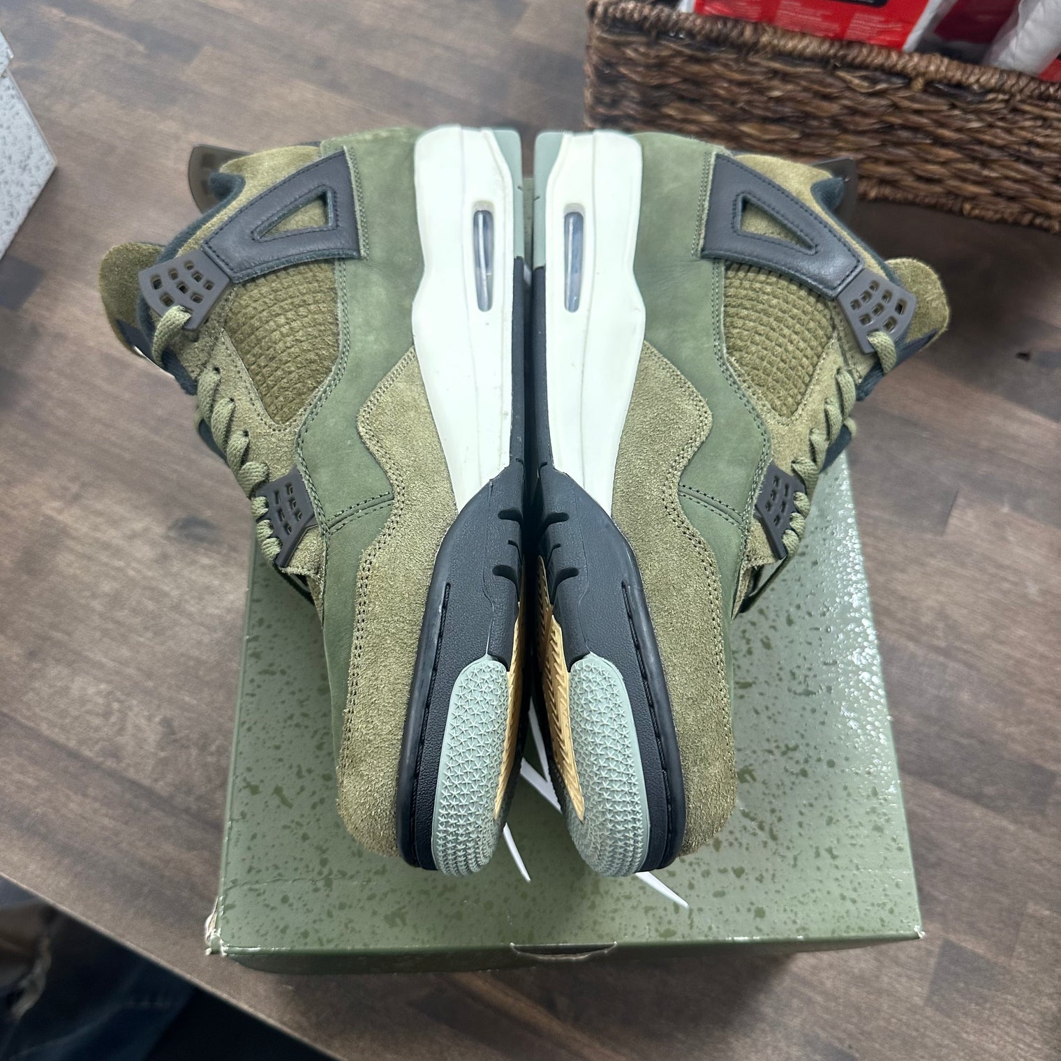 Craft Olive Jordan 4 (USED,No Insole)