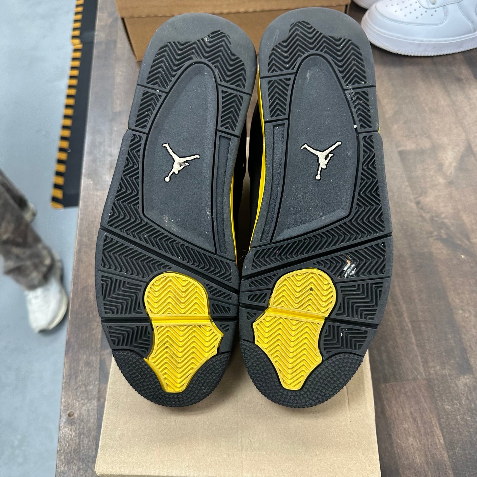 Yellow Thunder Jordan 4 (USED,No Box)