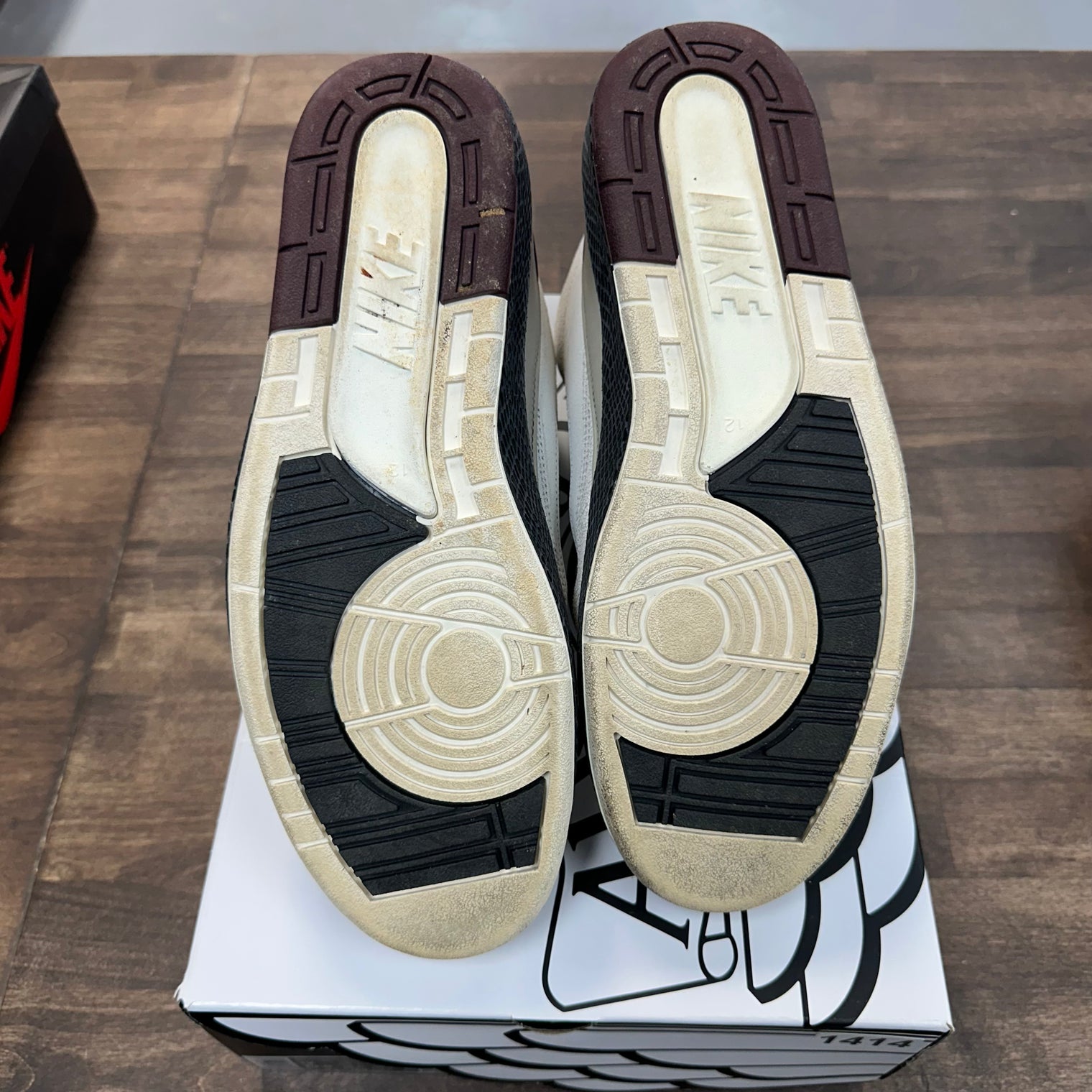 A Ma Maniere Jordan 2 (USED)