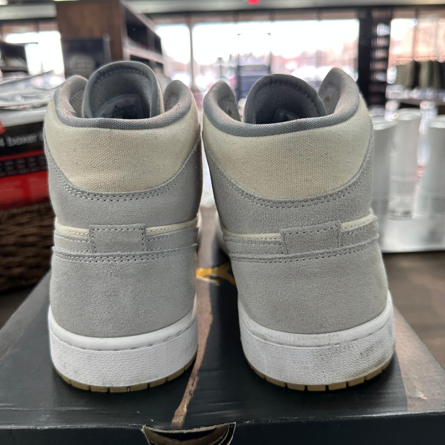 Coconut Milk Jordan 1 Mid (USED)