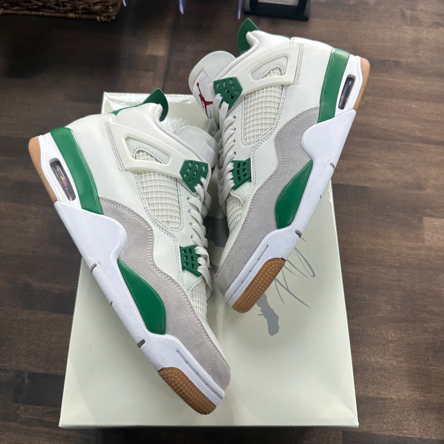 Pine Green SB Jordan 4 (USED)