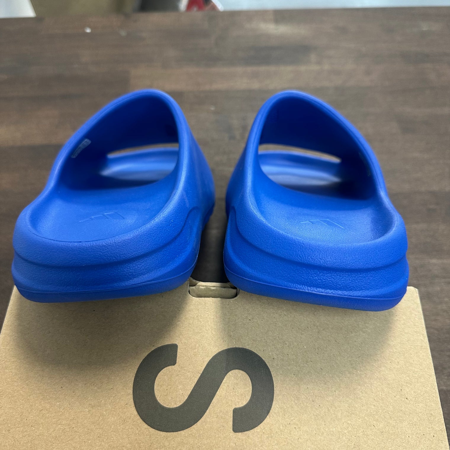Azure Yeezy Slide (USED)