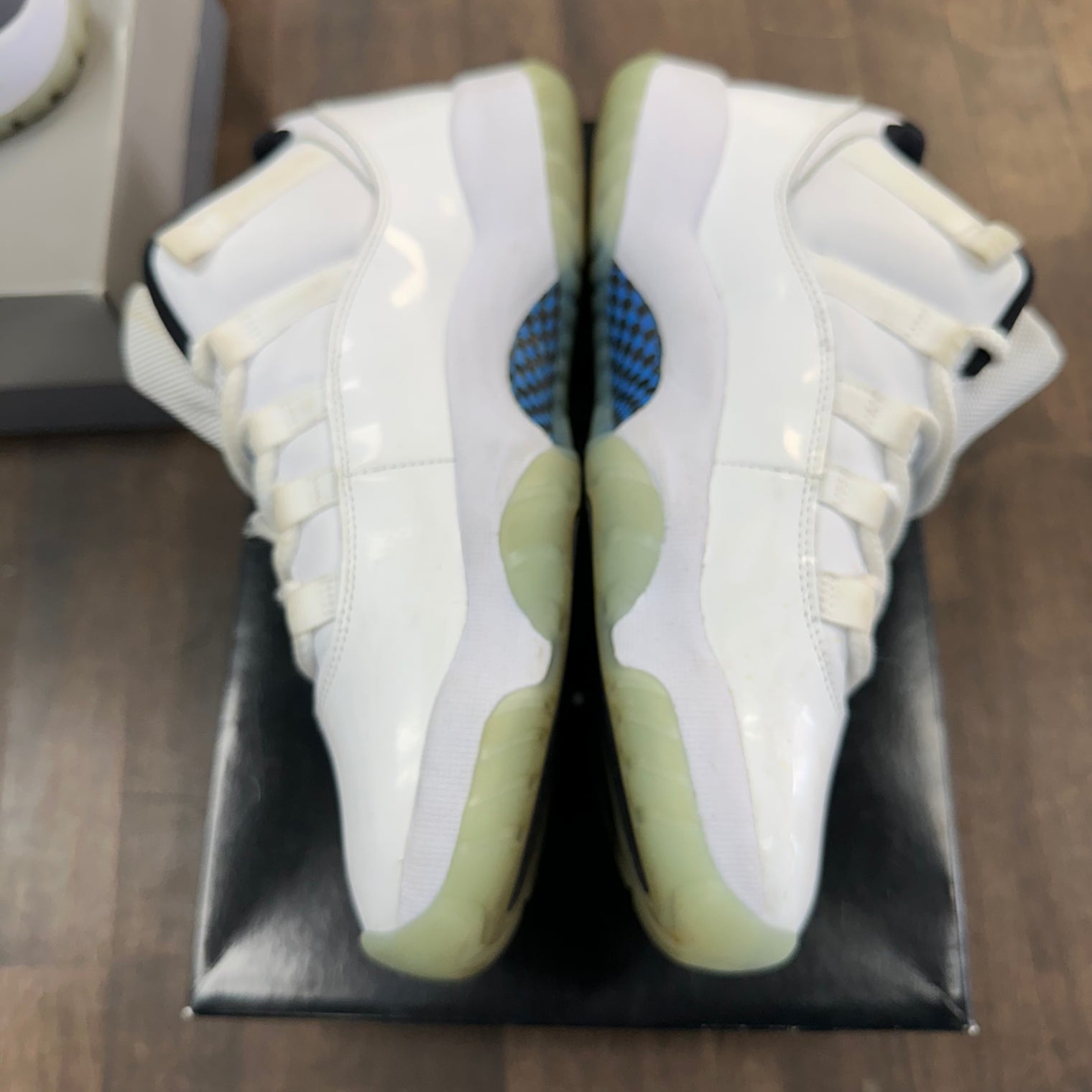 Legend Blue Jordan 11 Low (USED)