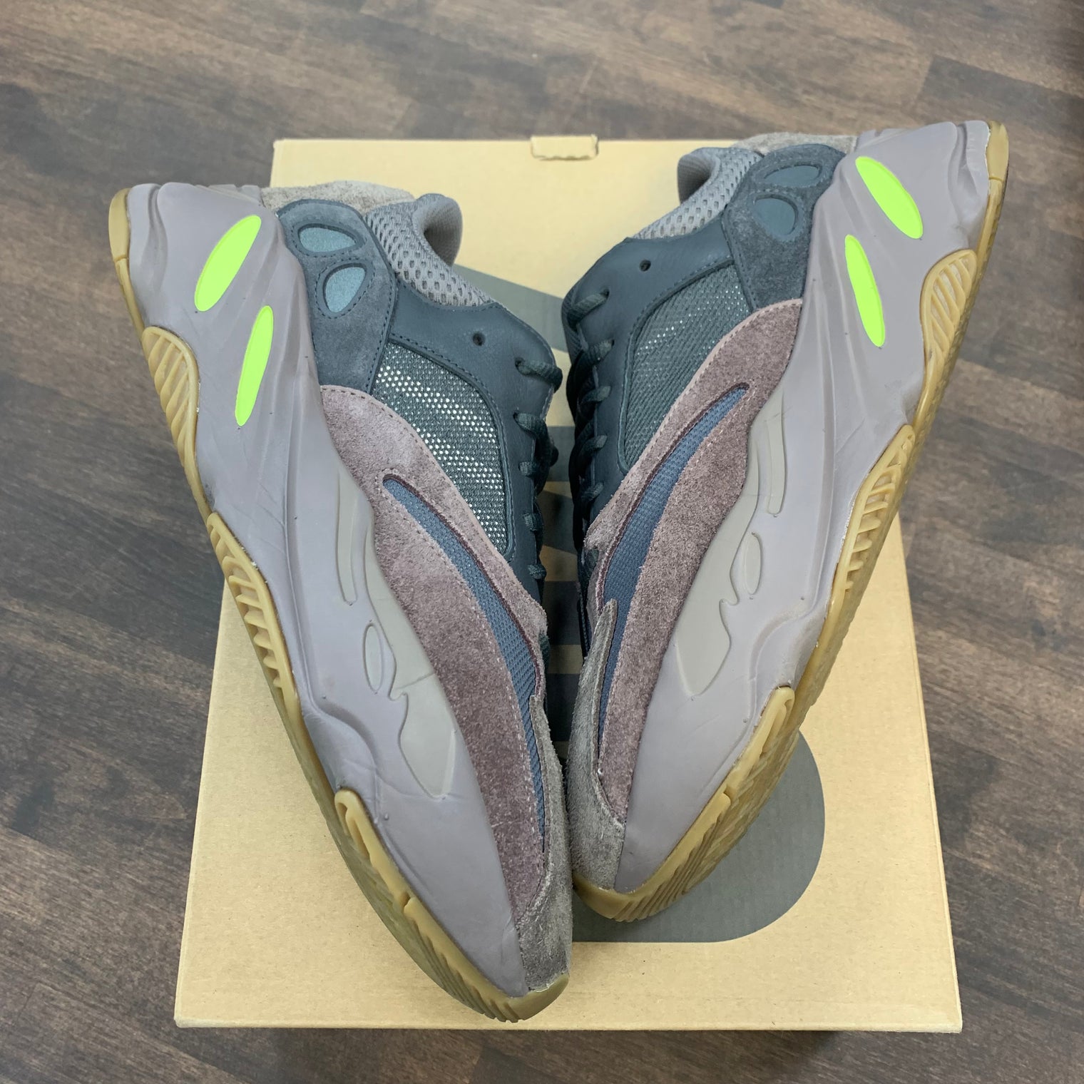Mauve Yeezy Boost 700 (USED)