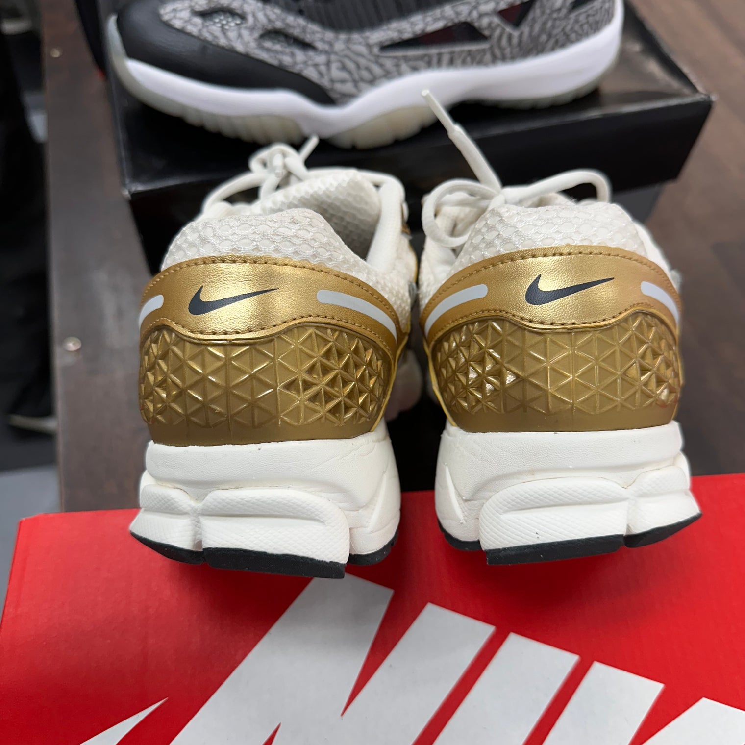Metallic Gold Vomero 5 (W) (USED)