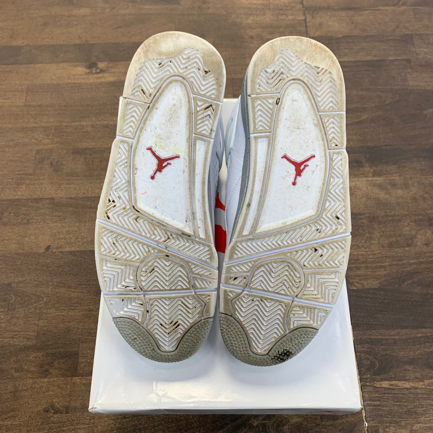 White Oreo Jordan 4 (USED)