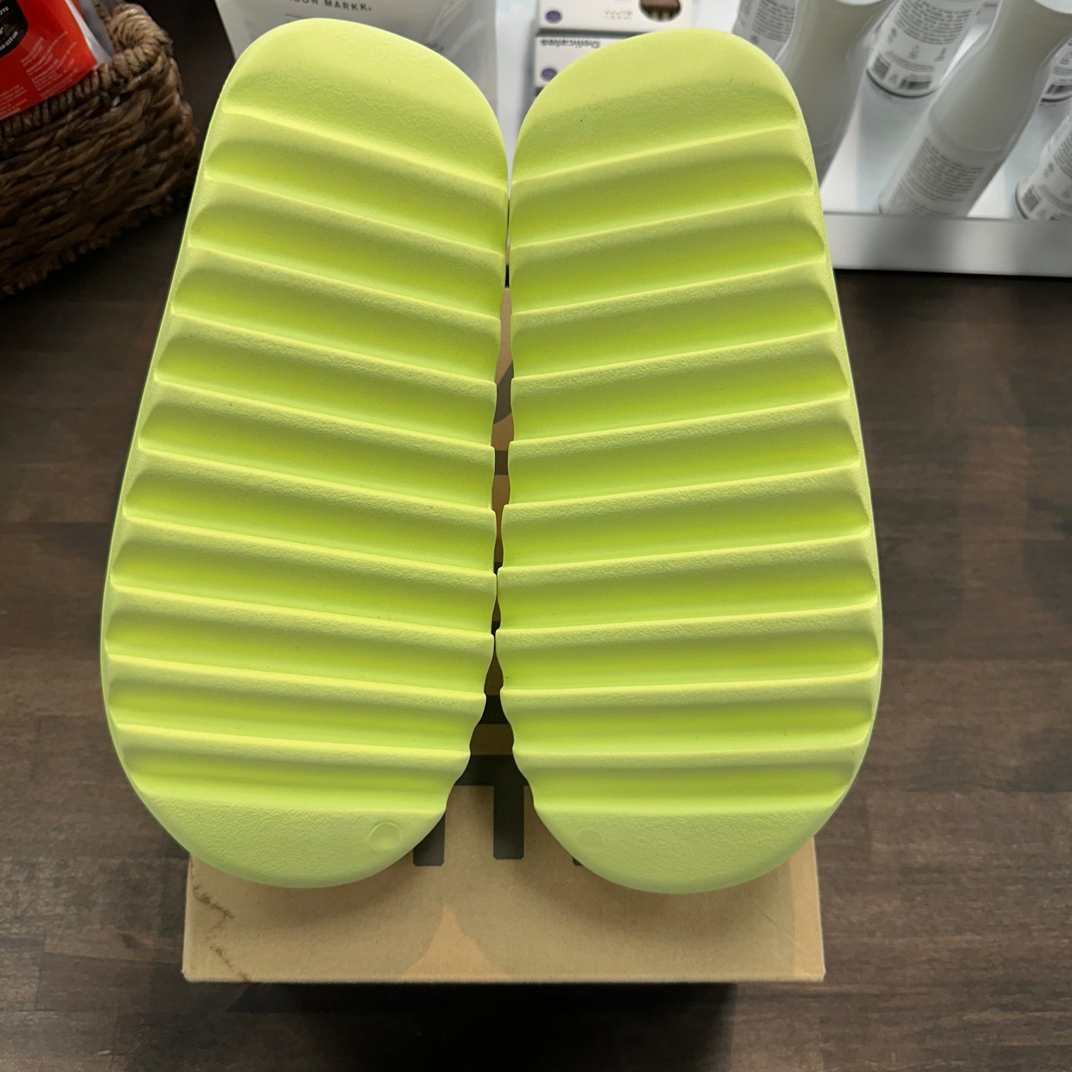 Green Glow Yeezy Slide (USED)