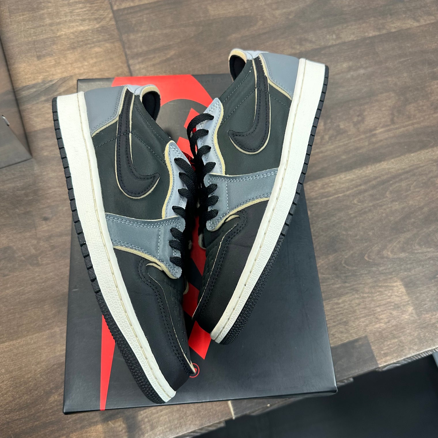 Smoke Grey EX Jordan 1 Low (USED)