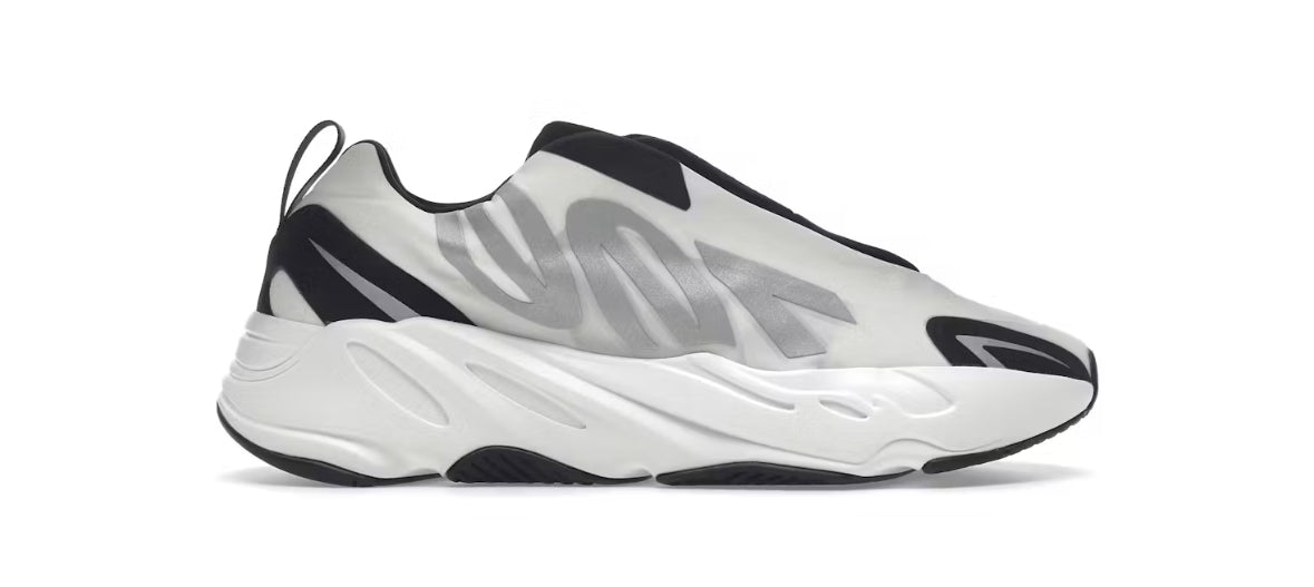 Yeezy 700 MNVN Laceless Analog